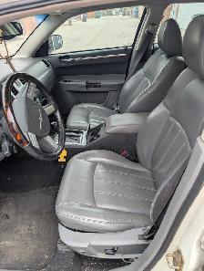 2005 Chrysler 300C - Photo 8