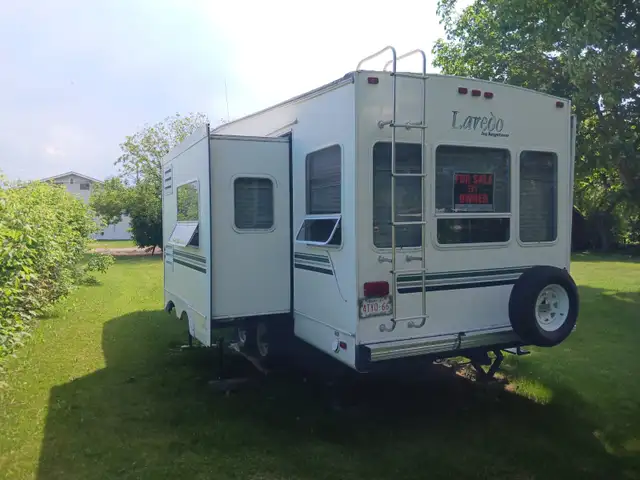 2002 Laredo 25RL Trailer/CURT Q20 Slider Hitch - Photo 3