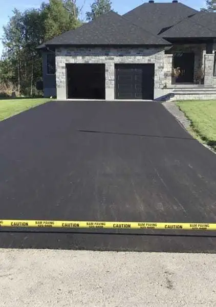 Asphalt Driveway Sealing - Photo 4