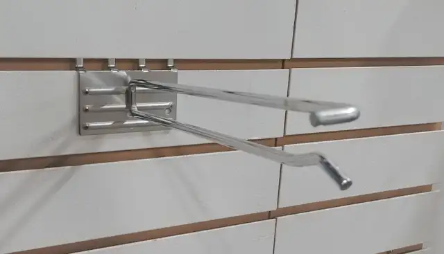 Nombreux racks, supports mobiliers de présentations commercials - Photo 7