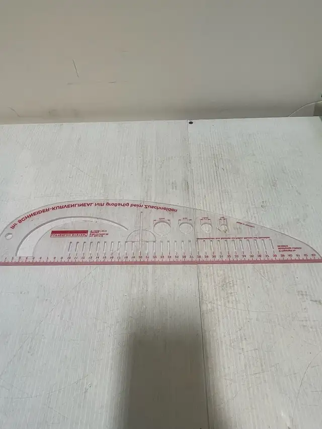 Lutterloh System Tailor Curve Ruler / Règle de couturière