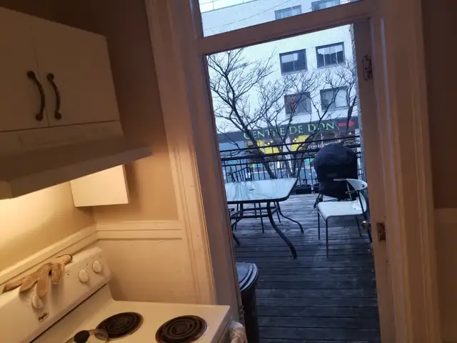 MOVE-IN-READY, GUEST FURNISHED ROOM 200$/Week SINGLE GUEST ONLY - Photo 6