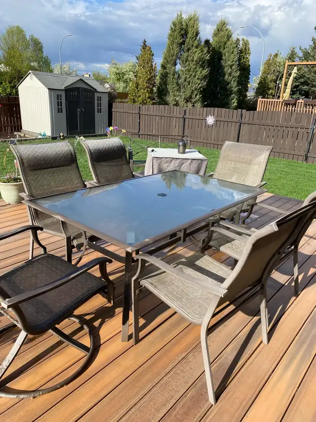 Patio Table and 6 chairs - Photo 3