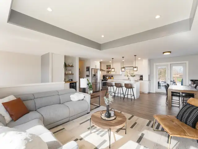 Beautiful 4 Bedroom   Gym, 3 Bathroom Home in Niverville !! - Photo 3
