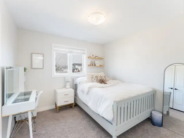 Beautiful 4 Bedroom   Gym, 3 Bathroom Home in Niverville !! - Photo 8