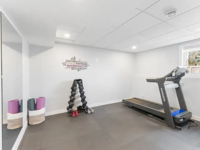 Beautiful 4 Bedroom   Gym, 3 Bathroom Home in Niverville !! - Photo 13
