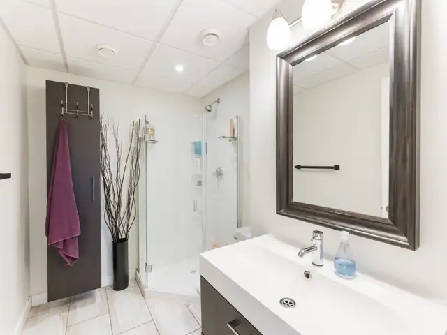 Beautiful 4 Bedroom   Gym, 3 Bathroom Home in Niverville !! - Photo 14