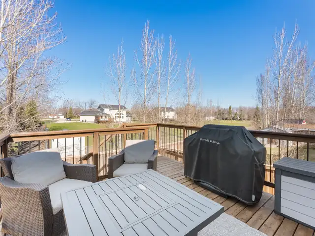 Beautiful 4 Bedroom   Gym, 3 Bathroom Home in Niverville !! - Photo 15