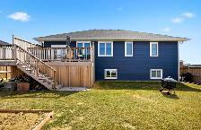 5 Bedroom, 3 Bathroom Custom Built Home in Niverville For Sale! - Photo 2