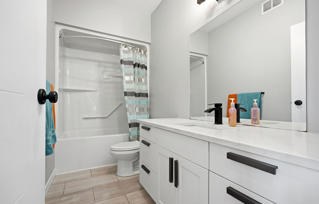 5 Bedroom, 3 Bathroom Custom Built Home in Niverville For Sale! - Photo 13