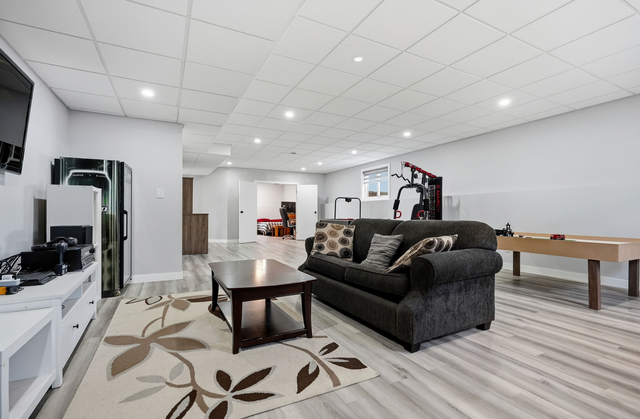 5 Bedroom, 3 Bathroom Custom Built Home in Niverville For Sale! - Photo 15