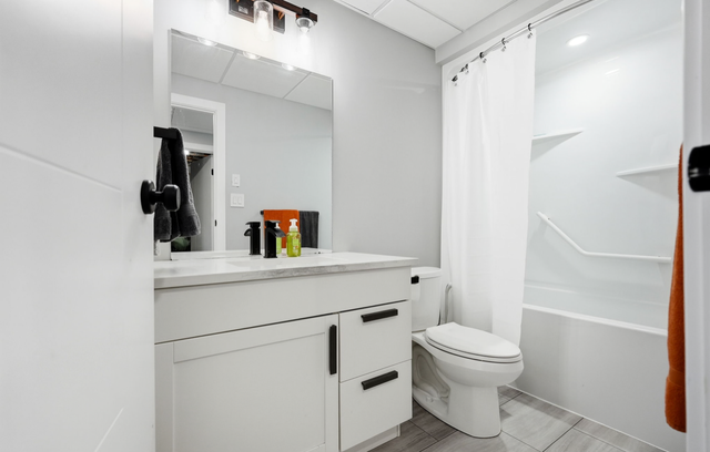 5 Bedroom, 3 Bathroom Custom Built Home in Niverville For Sale! - Photo 18