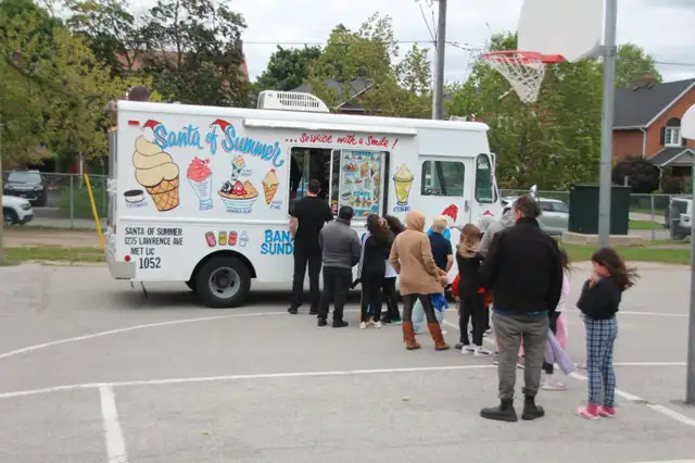 NOW HIRING – Full-Time Seasonal Ice Cream Truck Driver