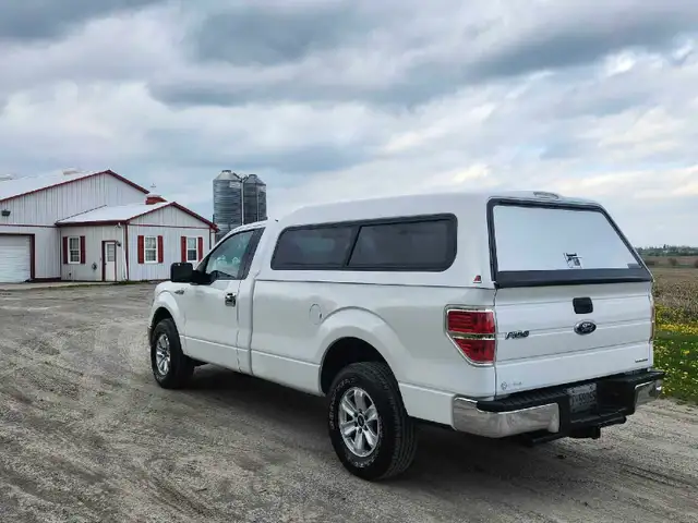 2012 Ford F150 long box reg cab - Photo 2