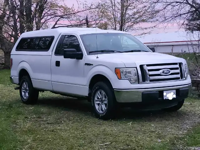 2012 Ford F150 long box reg cab - Photo 3