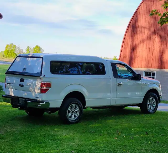 2012 Ford F150 long box reg cab - Photo 10