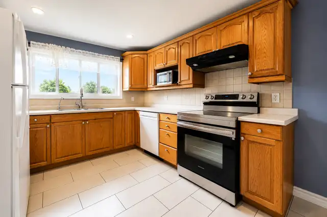 Main Unit - Legalized Duplex In Kitchener Immediately Available - Photo 7
