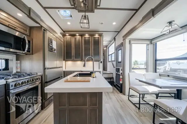 2026 Grand Design Solitude 376RD - Photo 6