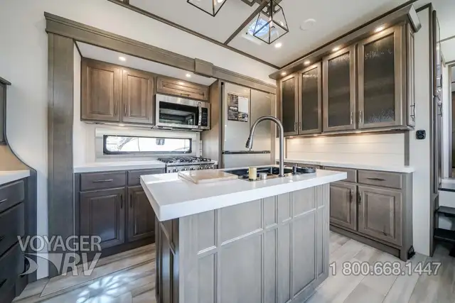 2026 Grand Design Solitude 376RD - Photo 7
