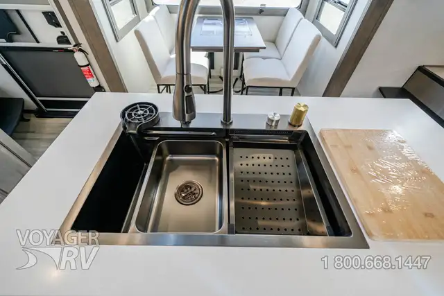 2026 Grand Design Solitude 376RD - Photo 11