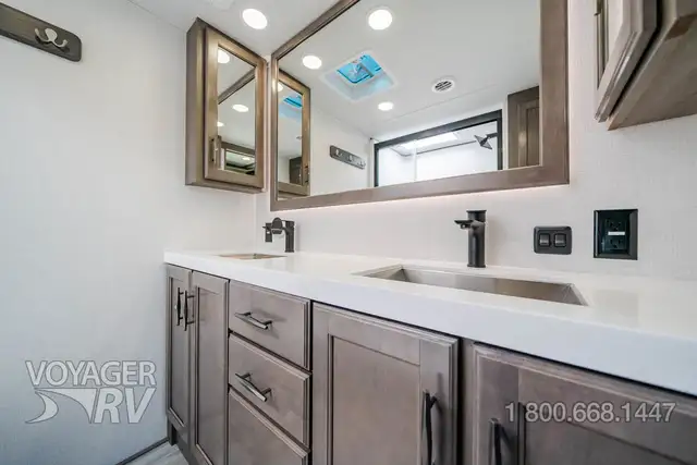 2026 Grand Design Solitude 376RD - Photo 15