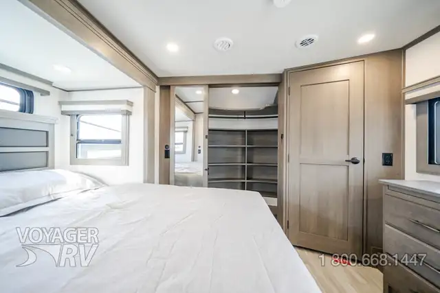 2026 Grand Design Solitude 376RD - Photo 23