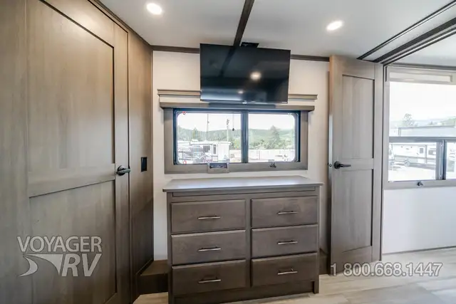 2026 Grand Design Solitude 376RD - Photo 26