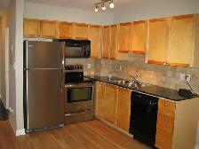 Studio Condo on Bloor st. w. - Photo 2