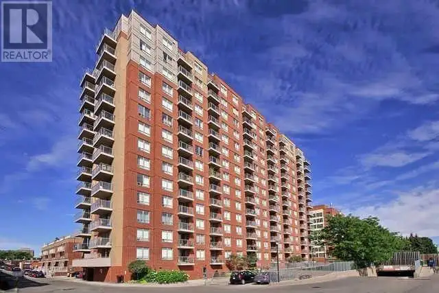 Studio Condo on Bloor st. w. - Photo 9
