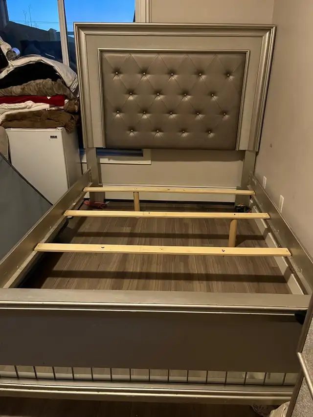 King size bed frame with a diamond tufted headboard. Upholstered - Photo 2
