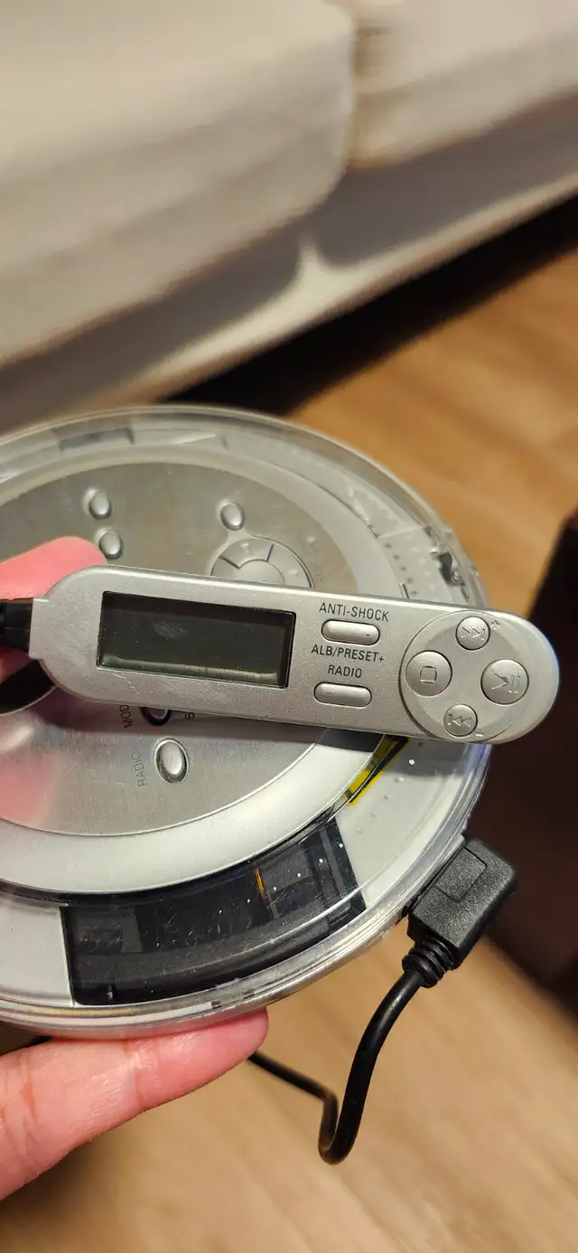 Good condition Mirai Mp3 Cd player - Photo 2