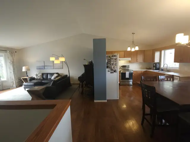 A Rare 5-Bedroom Fully Finished Bungalow in Mitchell - Photo 7