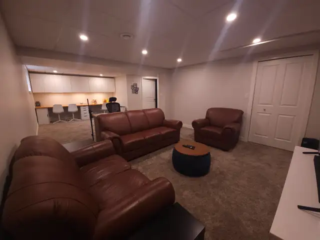 A Rare 5-Bedroom Fully Finished Bungalow in Mitchell - Photo 9