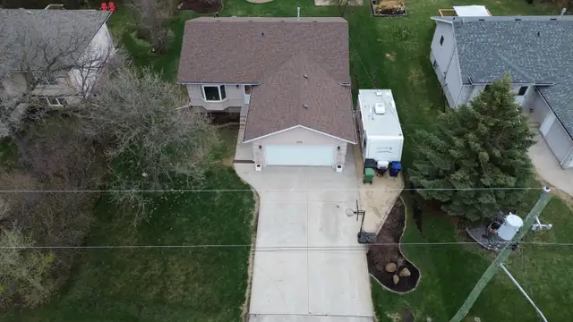 A Rare 5-Bedroom Fully Finished Bungalow in Mitchell - Photo 10