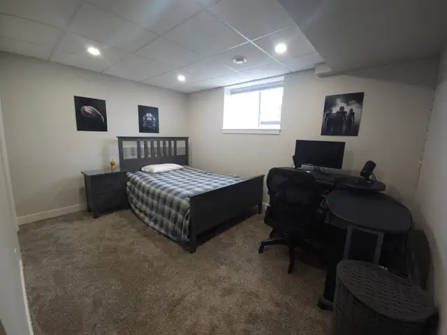 A Rare 5-Bedroom Fully Finished Bungalow in Mitchell - Photo 11