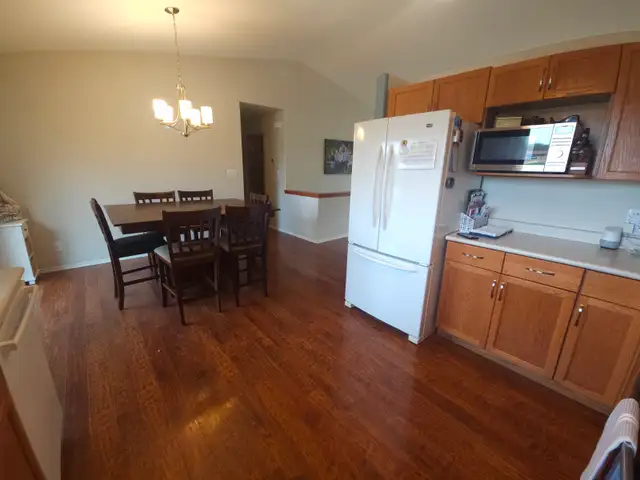 A Rare 5-Bedroom Fully Finished Bungalow in Mitchell - Photo 12