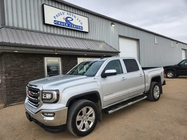 2017 GMC Sierra 1500 Crew Cab 4X4 SLT 5.3L - Rebuilt Title