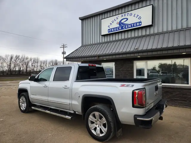 2017 GMC Sierra 1500 Crew Cab 4X4 SLT 5.3L - Rebuilt Title - Photo 2