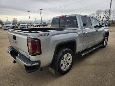 2017 GMC Sierra 1500 Crew Cab 4X4 SLT 5.3L - Rebuilt Title - Photo 4