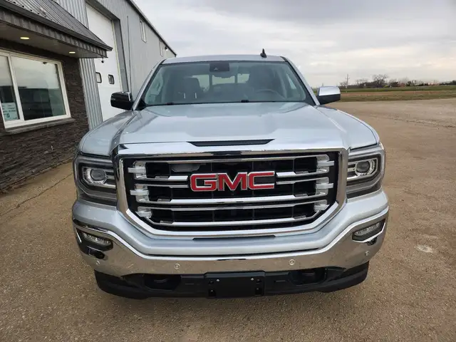 2017 GMC Sierra 1500 Crew Cab 4X4 SLT 5.3L - Rebuilt Title - Photo 5