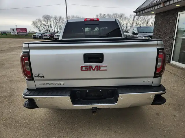 2017 GMC Sierra 1500 Crew Cab 4X4 SLT 5.3L - Rebuilt Title - Photo 6