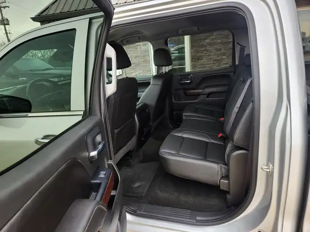 2017 GMC Sierra 1500 Crew Cab 4X4 SLT 5.3L - Rebuilt Title - Photo 13
