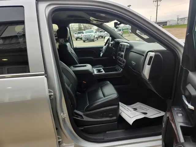 2017 GMC Sierra 1500 Crew Cab 4X4 SLT 5.3L - Rebuilt Title - Photo 14