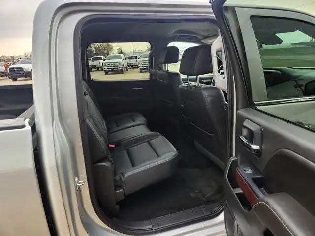 2017 GMC Sierra 1500 Crew Cab 4X4 SLT 5.3L - Rebuilt Title - Photo 15