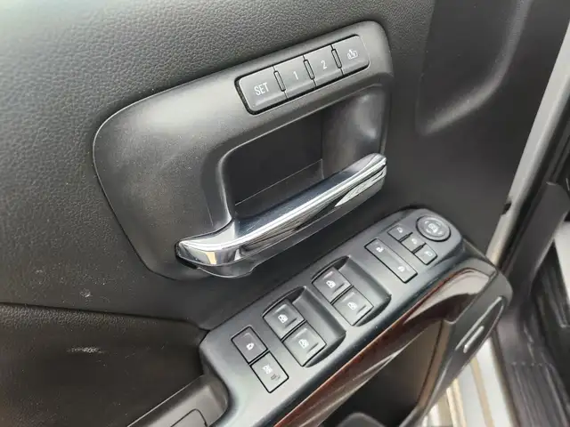 2017 GMC Sierra 1500 Crew Cab 4X4 SLT 5.3L - Rebuilt Title - Photo 16