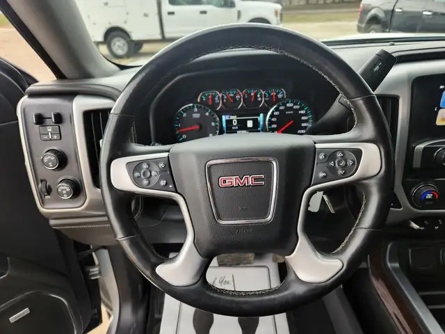 2017 GMC Sierra 1500 Crew Cab 4X4 SLT 5.3L - Rebuilt Title - Photo 17