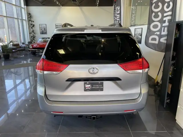 2013 Toyota Sienna - Photo 6