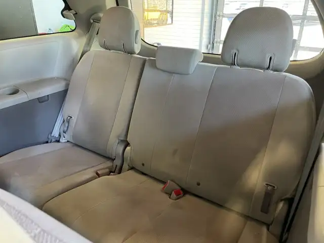2013 Toyota Sienna - Photo 10