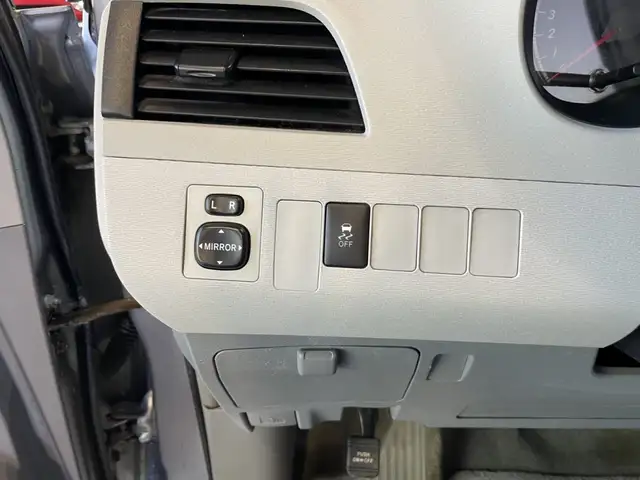 2013 Toyota Sienna - Photo 18