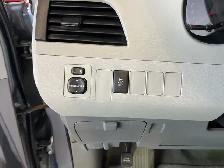 2013 Toyota Sienna - Photo 18